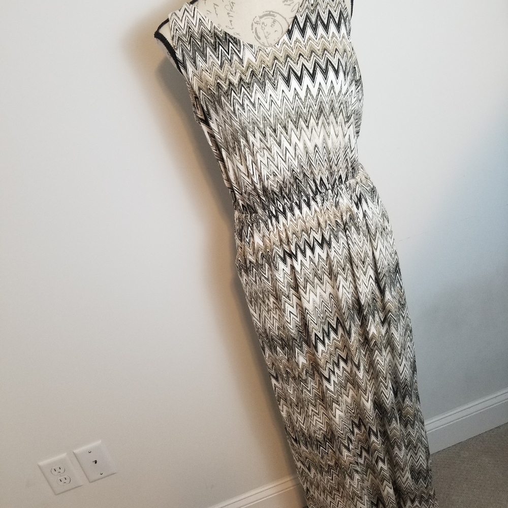 NWT Sejour Ivory Tan Zig Zag Jersey Maxi Dress_